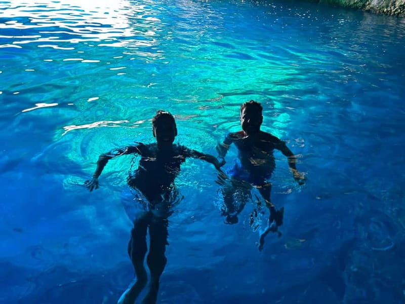 Boat Tour: Island hopping by dinghy with cave visits and snorkeling - Choosing the best departure time