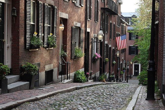 Boston: Underground Railroad History Tour of Beacon Hill - From Boston Common to Beacon Hill’s narrow lanes