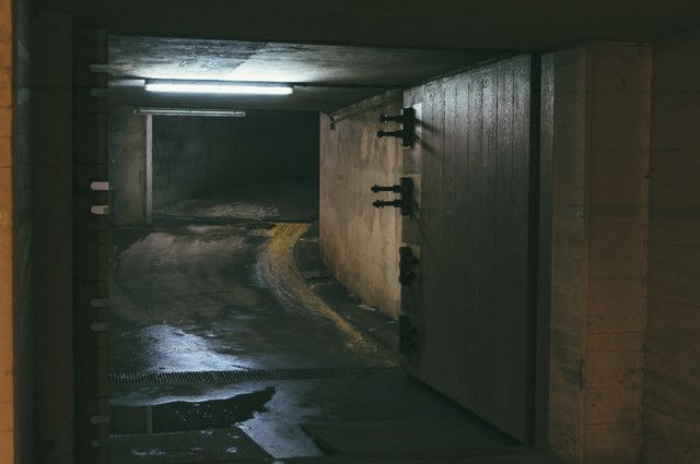 Bremen: Underground Guided Tour - Choosing between Bremen’s two underground routes