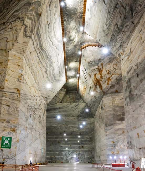 Bucharest Day Trip: Slanic Salt Mine & Tomb of Dracula - Entering the cool chambers of Slănic Prahova