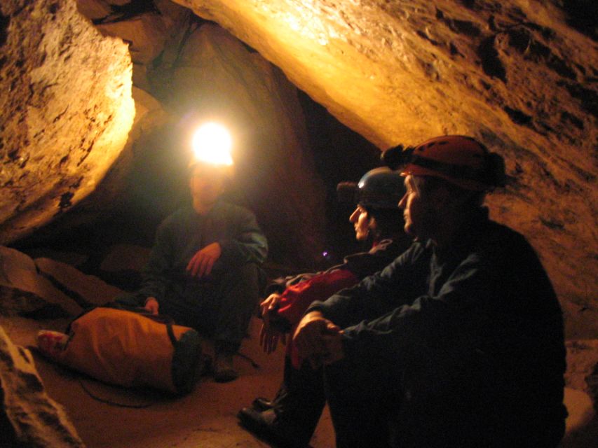 Budapest: Adventure Caving Tour with Guide - What the three-hour route feels like