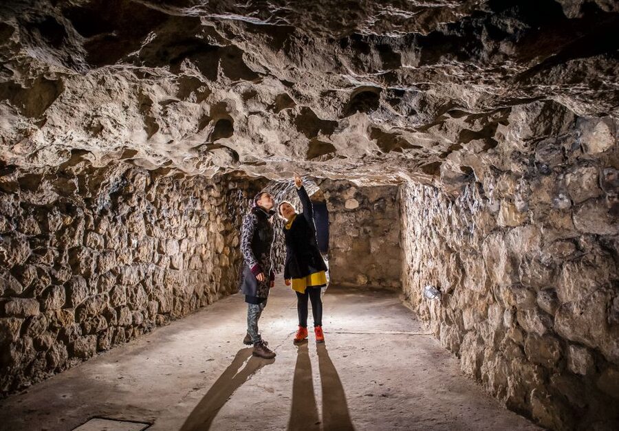 Budapest: Buda Castle Cave Tour - Why the guides matter so much