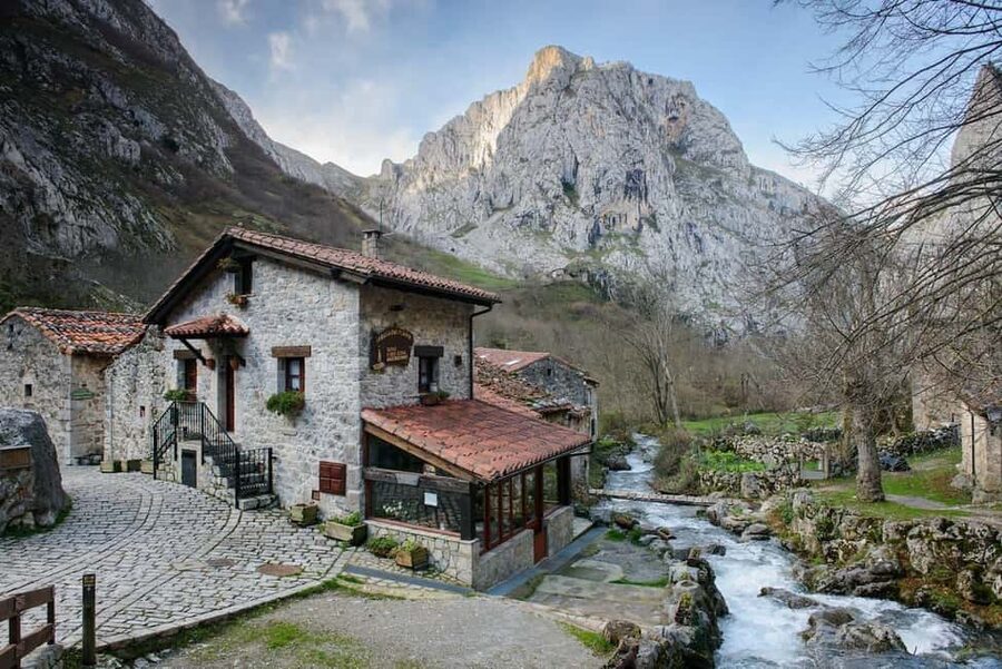 Bulnes: Excursion with funicular and Cabrales cheese cave in the Picos de Europa - Key points to know before booking