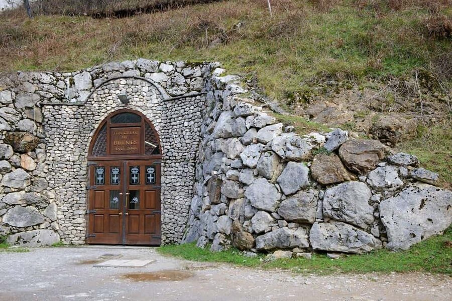 Bulnes: Excursion with funicular and Cabrales cheese cave in the Picos de Europa - Walking Bulnes without rushing