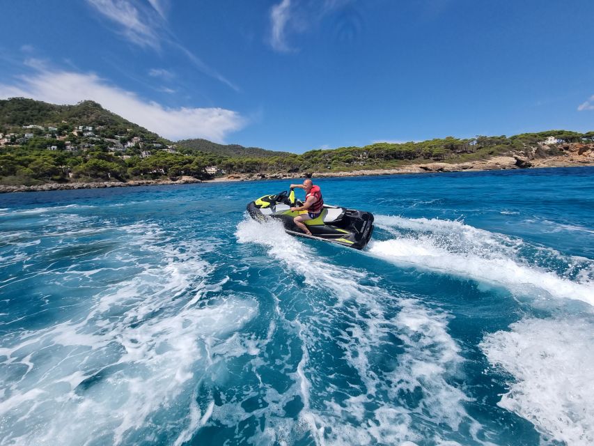 Cala Millor: Jetski Tour of Sea Lion Cave or Caves of Artà - What the guides add to the experience