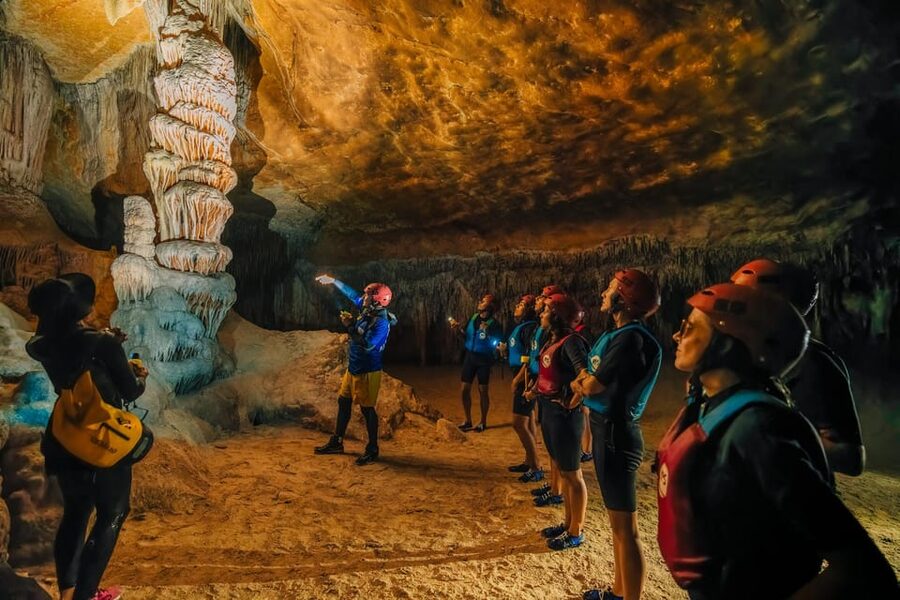 Cala Varques: Guided Sea Caves Kayak & Snorkeling Expedition - Entering Cova des Coloms and the pirate caves