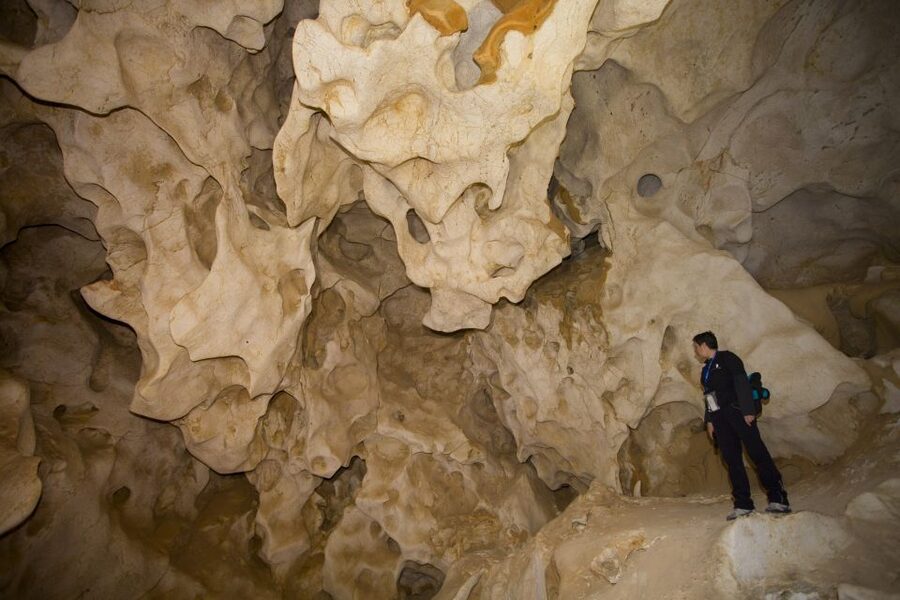 Calasparra: Cueva del Puerto Entry Ticket with Guided Tour - The 700-meter route and its unusual rock shapes