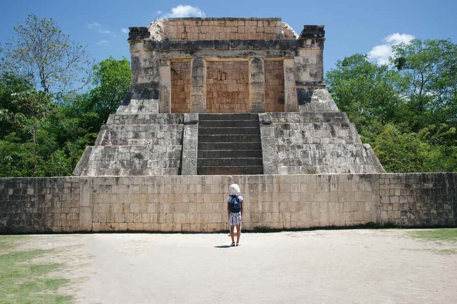 Cancun in its entirety: Chichen Itza ruins, cenote, and Valladolid - Seeing Chichen Itza with a guide