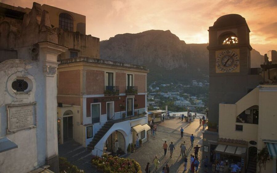 Capri: DIY Day Trip with Blue Grotto, Funicular & Lunch - Finish with the funicular to Marina Grande