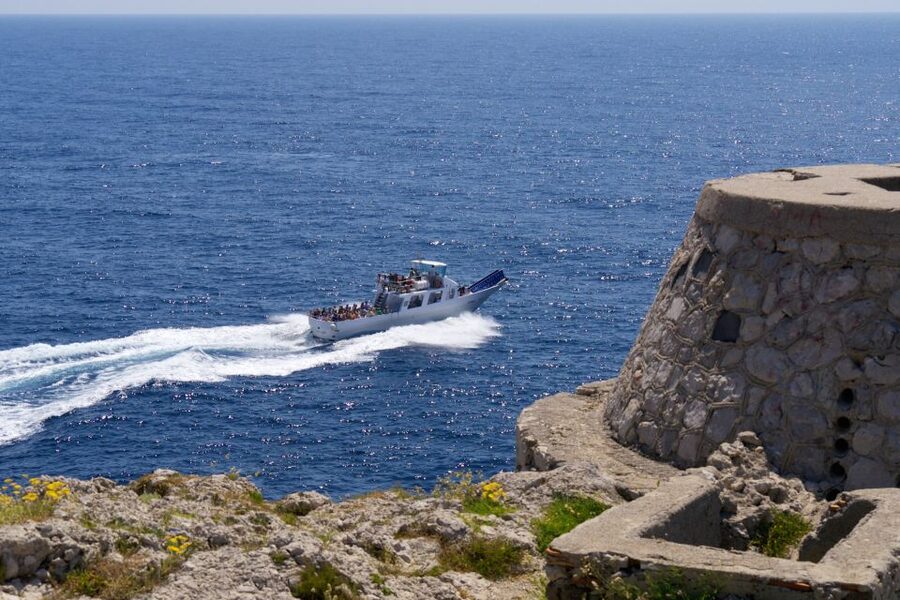 Capri: Guided Island Boat Tour With a Stop at the Caves - Key points to know before sailing