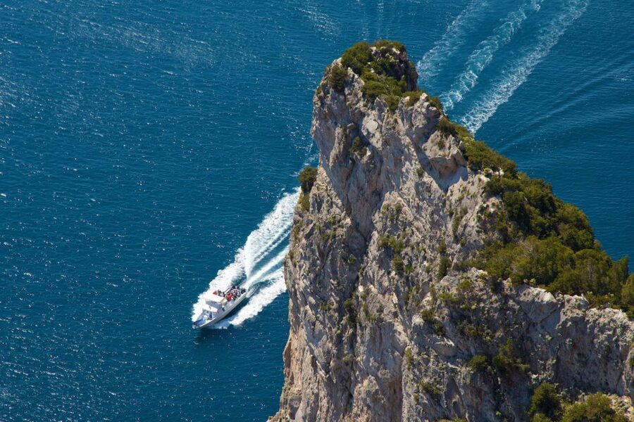 Capri: Guided Island Boat Tour With a Stop at the Caves - Weather, sound, and the small practical details