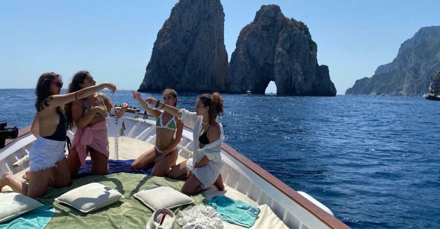 Capri: Island and Grottos Boat Cruise with Snacks and Drinks - The grottos are the heart of the route