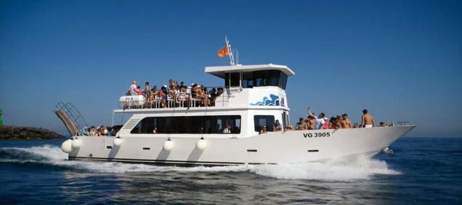 Capri: Island Boat Tour with Blue Grotto Stop - Salto di Tiberio and Grotta Bianca