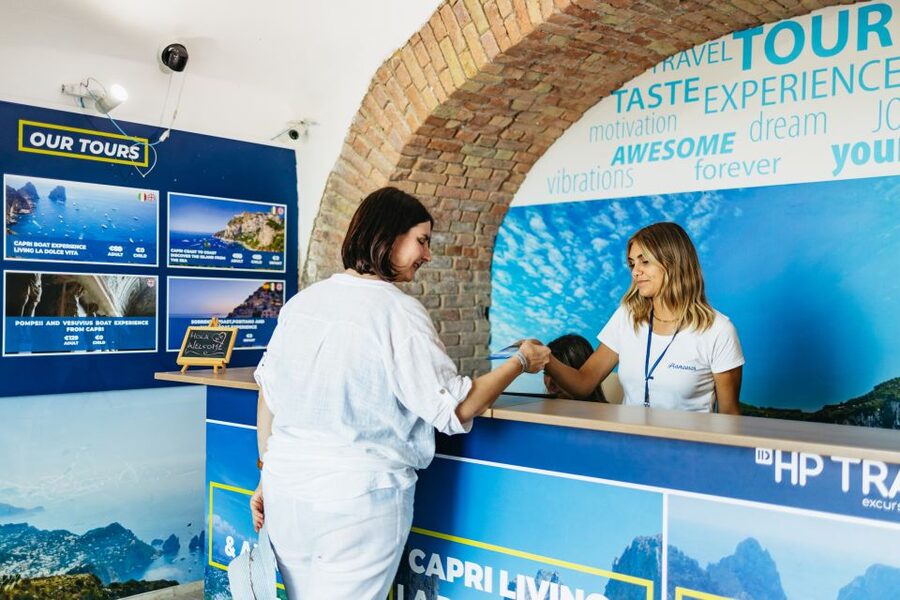Capri: Island Boat Trip with Grottos - Casa Malaparte and the island’s dramatic cliffs