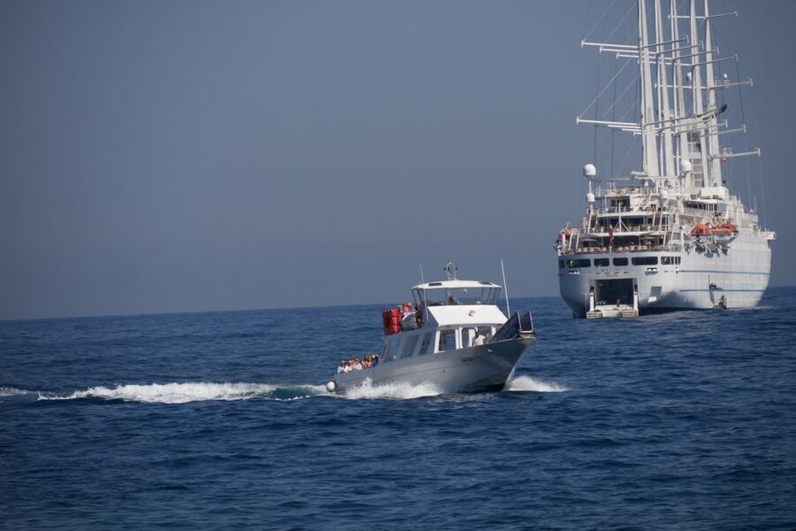 Capri: Island Sightseeing Tour with Blue Grotto Stop - White Grotto, Green Grotto, and the Blue Grotto question