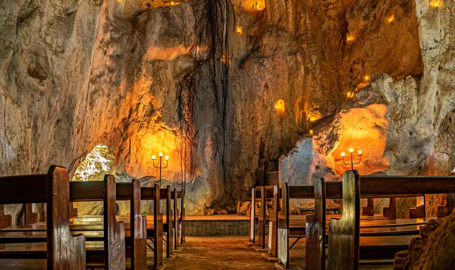 Capricorn Caves, Australia: 45-Minute Cathedral Cave Tour - What the guide adds to the experience