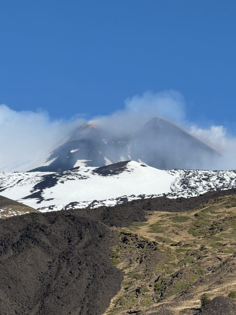Catania: Morning Jeep Tour of Mount Etna and Lava Flow Caves - Guides, languages, and group atmosphere