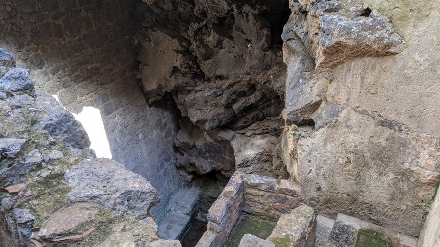 Catania: Underground Catania Tickets and Guided Tour - The walk along Via Etnea between stops