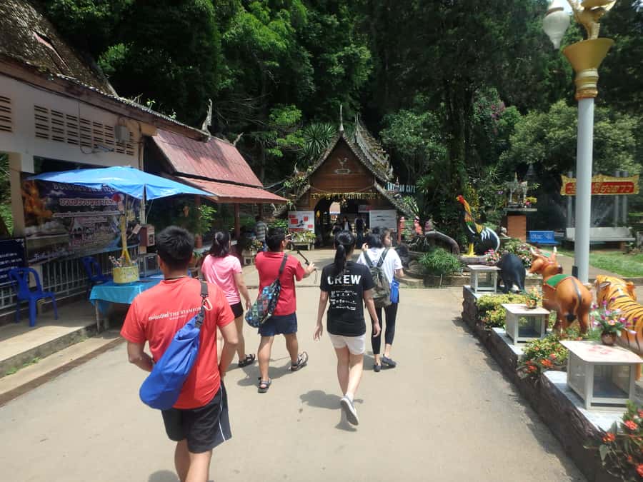 Chiang Mai: Full-Day Chiang Dao Caving & Jungle Kayaking - Chiang Dao Cave: shrines, bats, and narrow passages