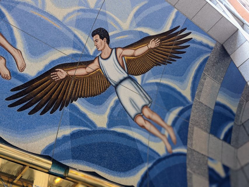 Chicago: Underground Pedway & Downtown Secrets Walking Tour - Stained glass, swimming pools, and buildings from the inside