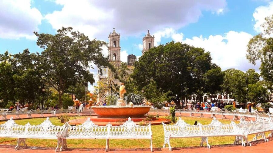 Chichen Itza: All-Inclusive Tour with Valladolid & Cenote - A quick walk through Valladolid
