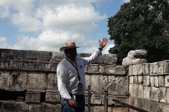 Chichen Itza, Cenote Swim & Izamal Magic Town with Buffet Lunch - Yucatecan buffet lunch and the extra-cost question