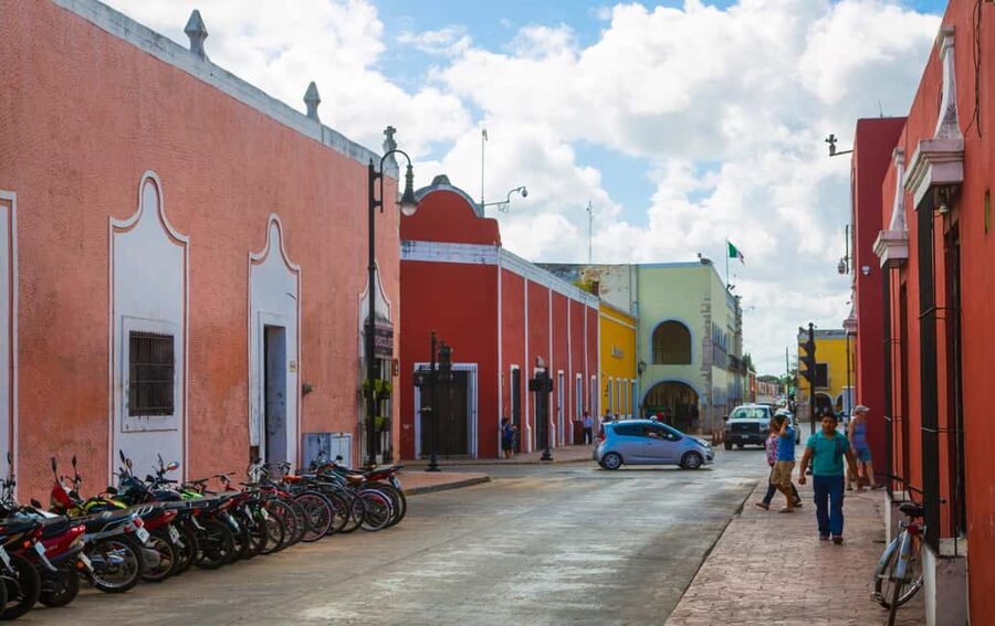 Chichen Itza: Guided Tour with Valladolid & Cenote Chichikan - Starting early from Cancun or the Riviera Maya