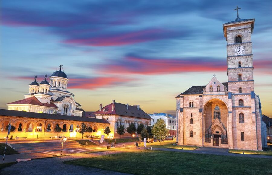 Cluj: Turda Salt Mine, Corvin Castle, Alba Carolina Tour - Corvin Castle, the day’s most dramatic building