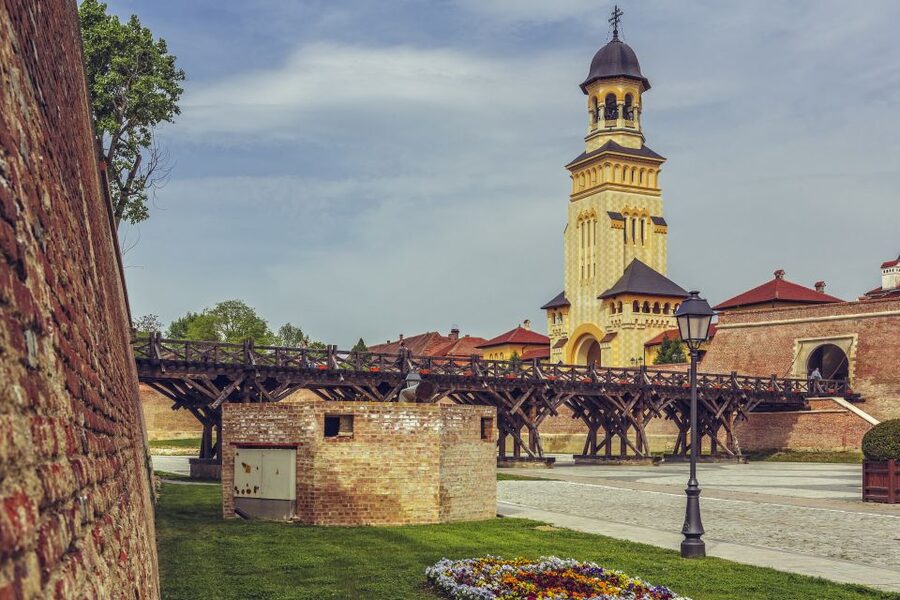 Cluj: Turda Salt Mine, Corvin Castle, Alba Carolina Tour - What the small group changes
