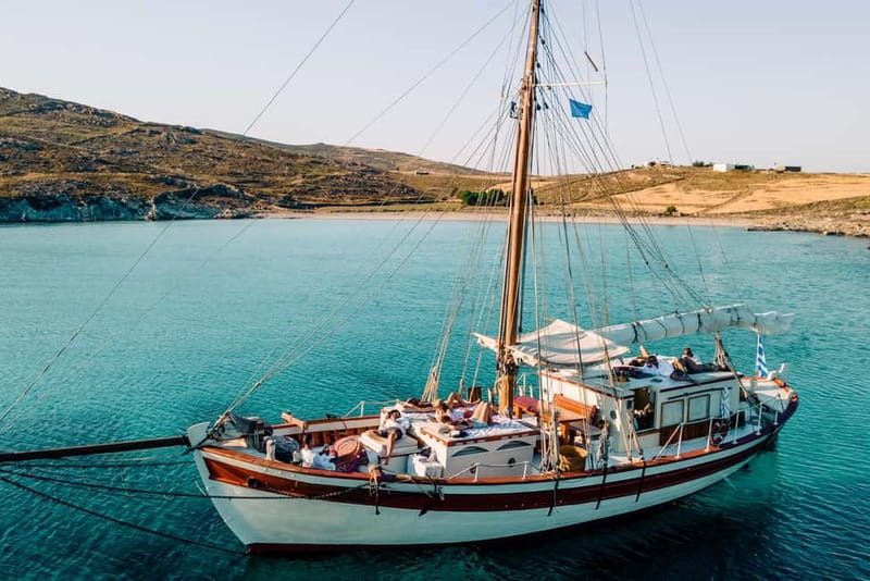 Corfu: Blue Lagoon and Cave Cruise with Drinks and Lunch - The boat: traditional looks with useful comfort