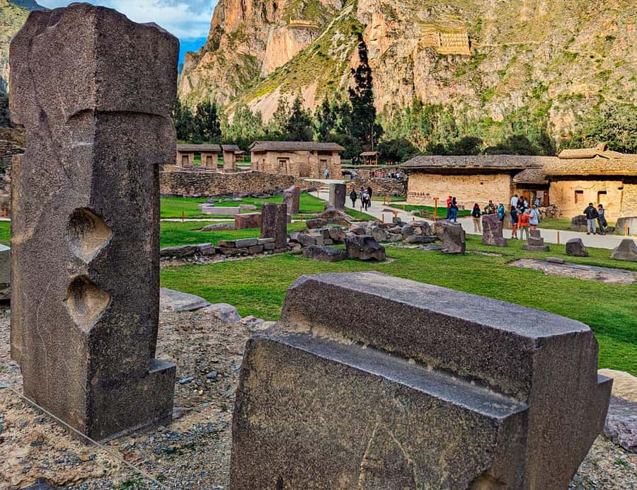 Cusco:Chinchero,Moray & Salt Mines drop-off in Ollantaytambo - Moray: an agricultural puzzle in the hills