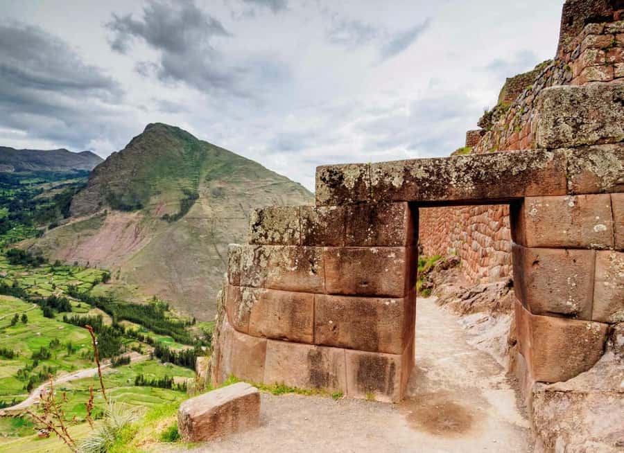 Cusco: Sacred Valley, Pisac, Ollantaytambo, Salt Mines Moray - Lunch in Urubamba
