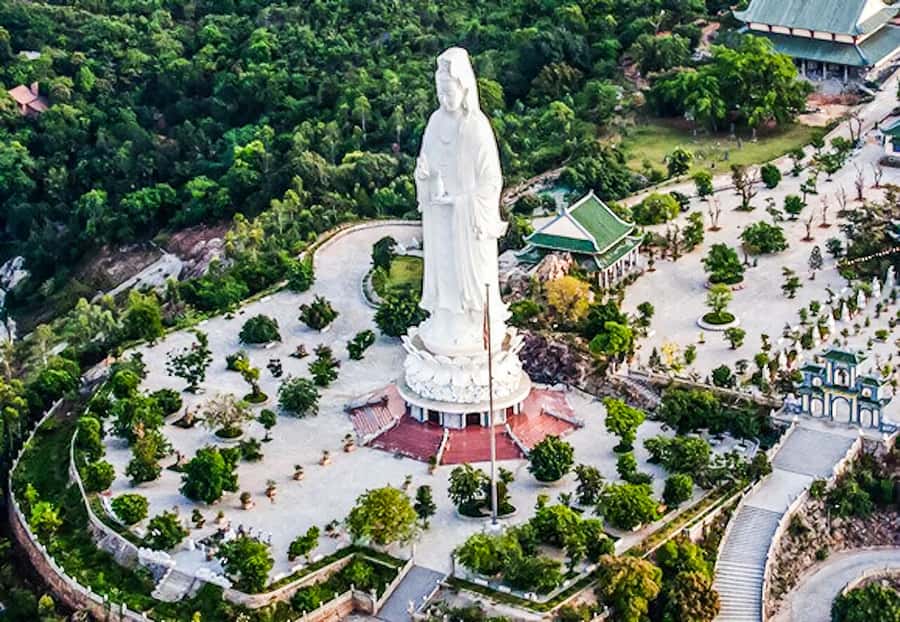 Da Nang: Lady Buddha, Marble Mountains, and Am Phu Cave Tour - Lady Buddha and the views from Son Tra Peninsula