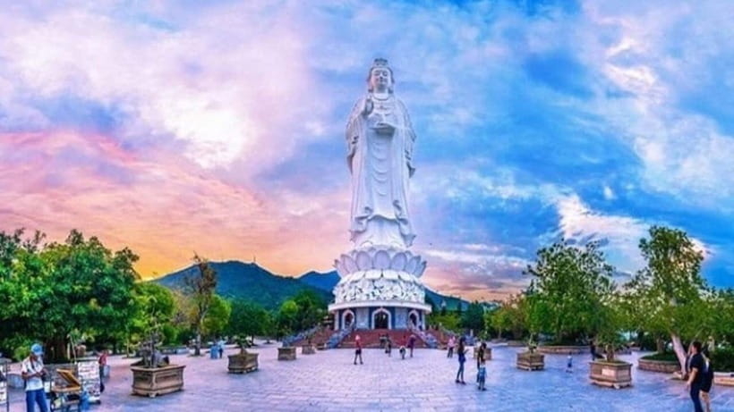 DaNang/HA: Lady Buddha, Marble Mountain & Am Phu Caves Tour - Am Phu Cave and the Buddhist underworld
