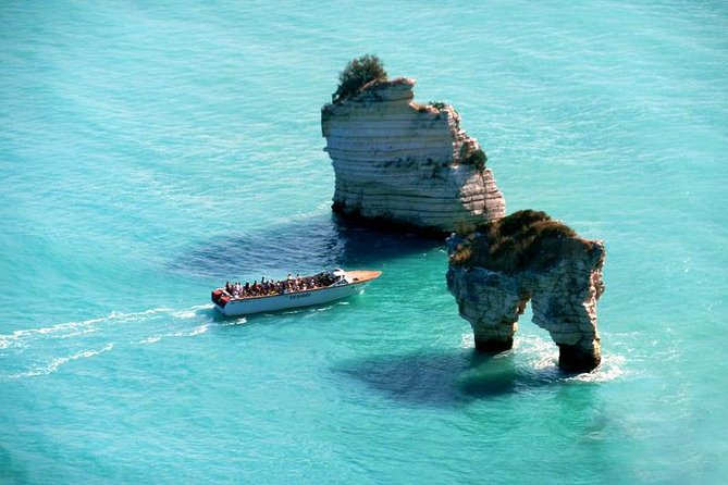Desirèe experience. Visit of the marine caves of Vieste - The guide, languages, and what you will hear