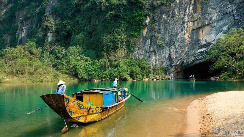 Dong Hoi/Phong Nha: Paradise Cave - Phong Nha Cave Tour - Two very different caves in one long day