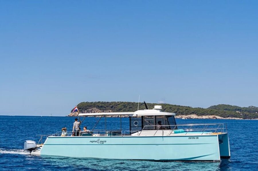 Dubrovnik: Blue Cave Catamaran Tour with Drinks and Snorkel - Šunj Beach and the rare Croatian sand