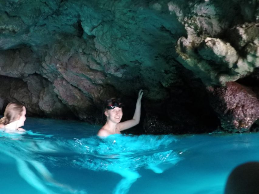 Dubrovnik: Blue Cave & Sunj Beach Boat Tour with Drinks - A fast boat ride from Dubrovnik to the Elaphiti Islands