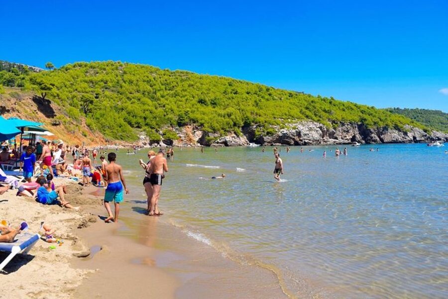 Dubrovnik: Blue Cave & Sunj Beach Boat Tour with Drinks - Ninety minutes at Šunj Beach