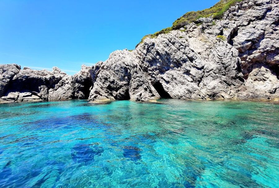 Dubrovnik: Blue Cave & Sunj Beach Boat Tour with Drinks - The skipper can shape the whole outing