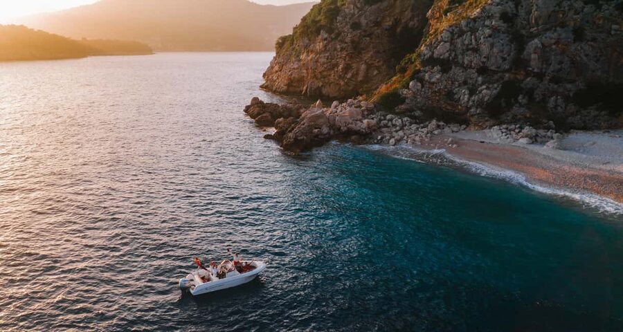Dubrovnik:Elaphiti Islands and caves Private Speedboat Tour - Sjekirica Beach adds another water break