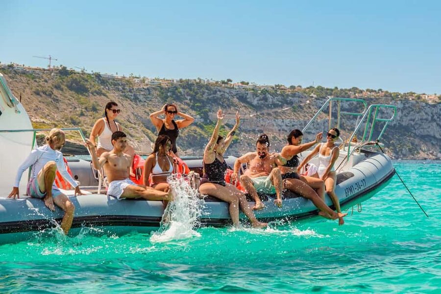 Durres & Tirana: Speed Boat Trip to Sazan, Karaburun & Cave - Boarding the speedboat in Vlora
