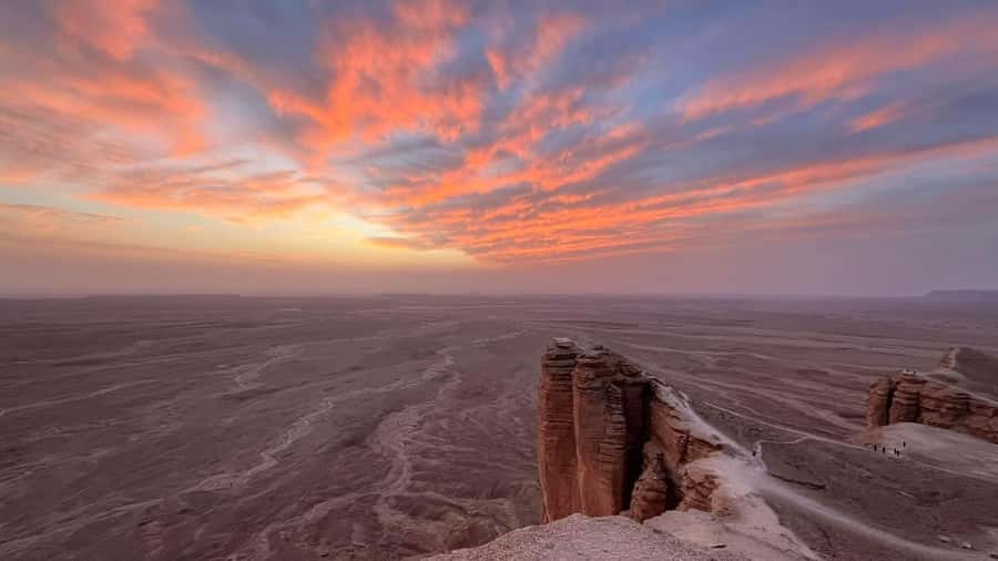 Edge of The World Riyadh,Camel Ride ,Bat Cave Visit & Dinner - Why the Edge of the World is worth the long drive