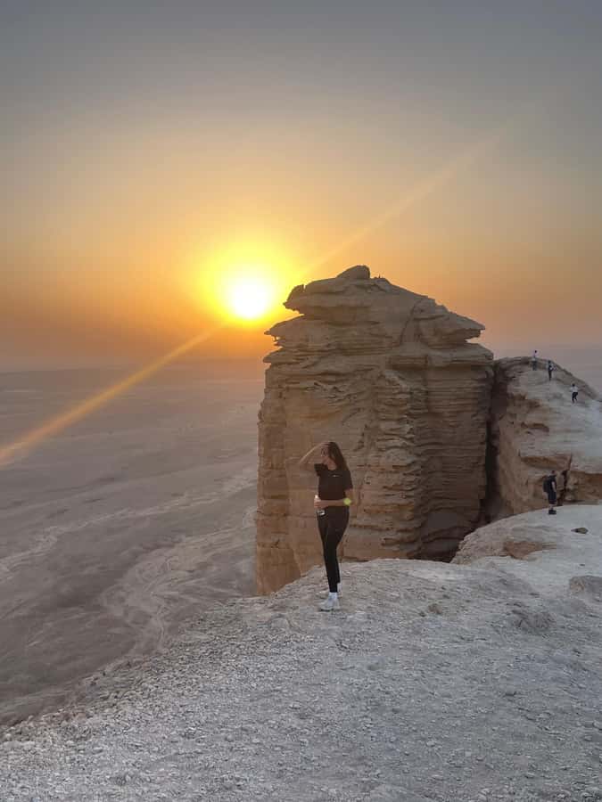 Edge of The World Riyadh,Camel Ride ,Bat Cave Visit & Dinner - Four hours at the cliffs gives you room to explore