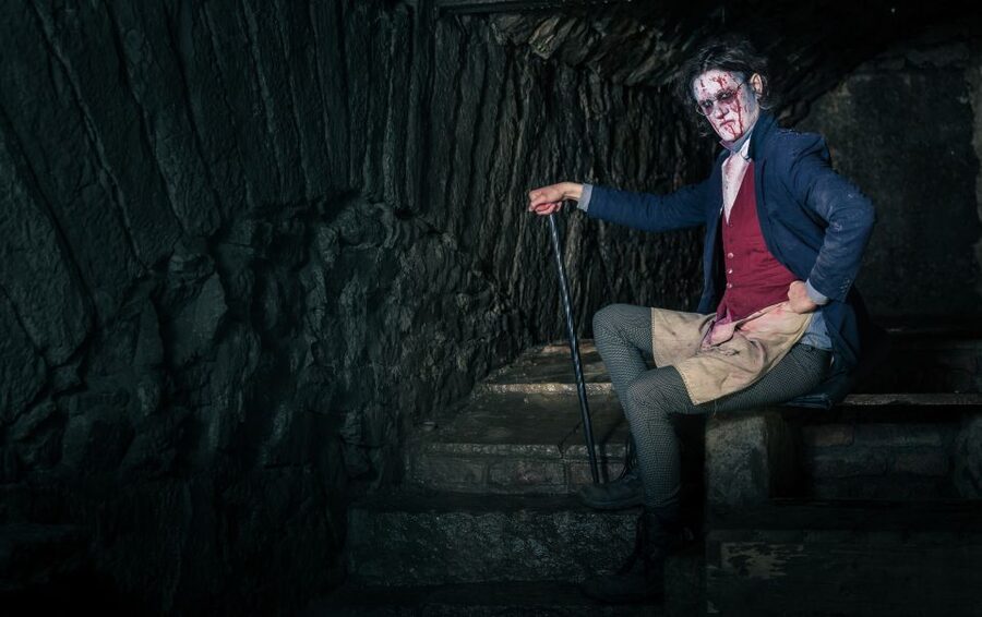 Edinburgh: Extreme Paranormal Underground Ghost Tour - What to wear and how difficult the route feels