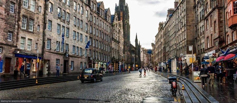 Edinburgh: Extreme Paranormal Underground Ghost Tour - Below the pavement in the Underground Vaults