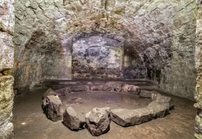 Edinburgh: Haunted Underground Vaults and Graveyard Tour