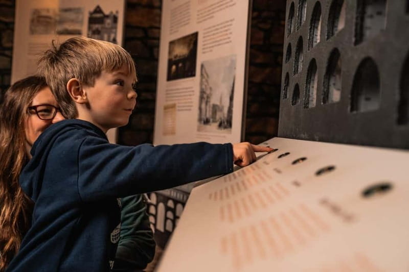 Edinburgh: Kids Multi-Sensory Underground Small-Group Tour - Why this family ghost tour works