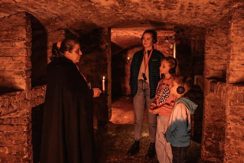 Edinburgh: Kids Multi-Sensory Underground Small-Group Tour - Starting at Mercat Cross in Parliament Square