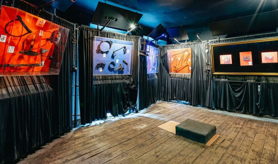 Edinburgh: Late-Night Underground Vaults Terror Tour - Practical details that affect your comfort
